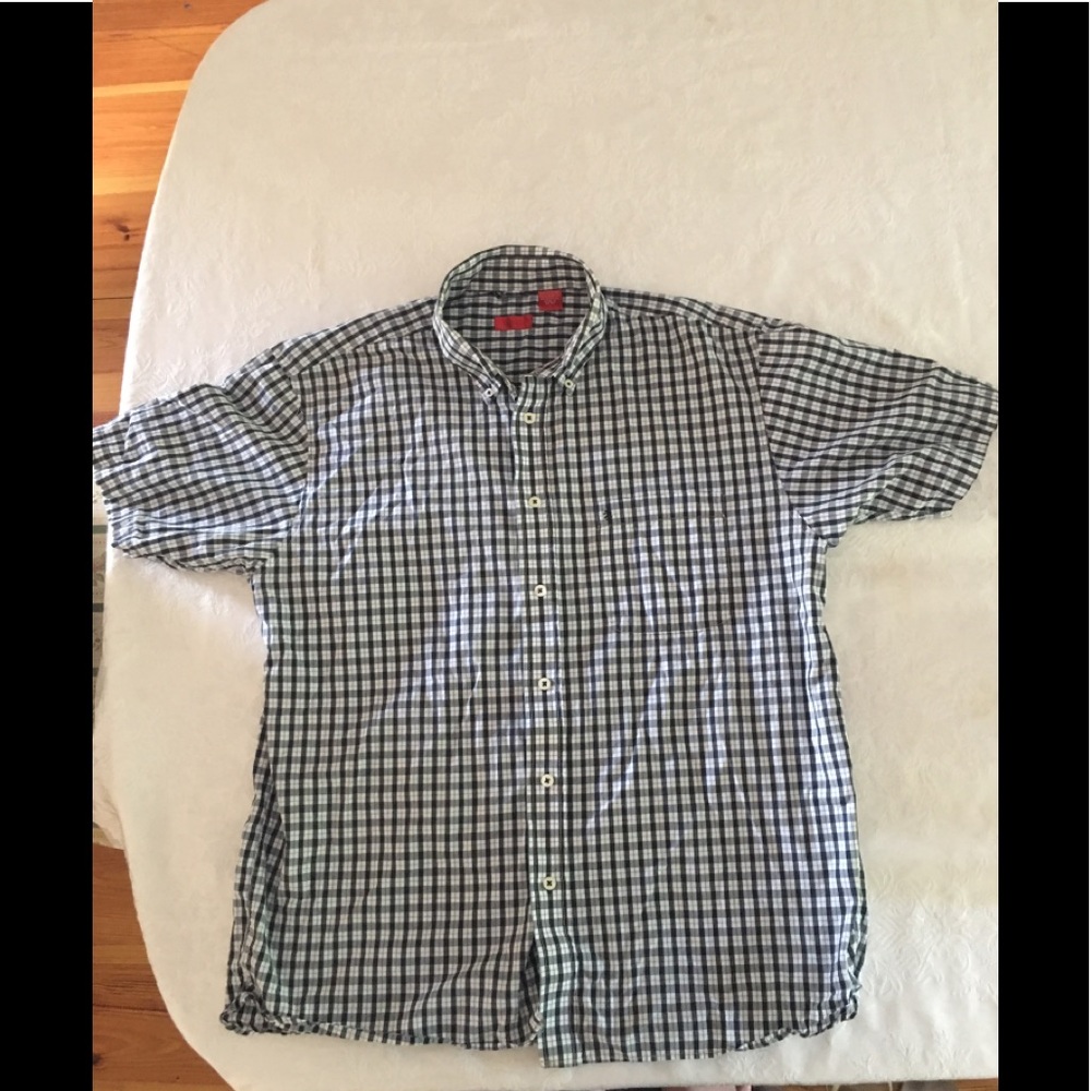Men’s IZOD short sleeve button down shirt